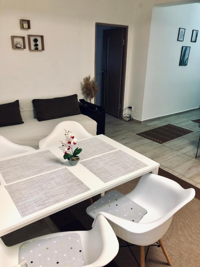 City Break Maya Apartment Nagyvárad Kültér fotó